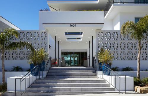 Oak Park Hotel | Courtyard by Marriott Santa Barbara Downtown