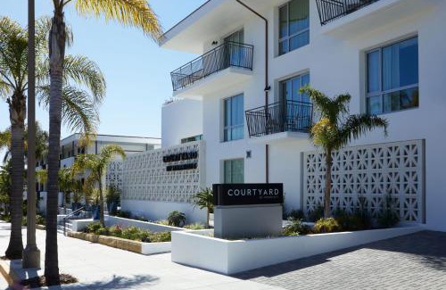 Oak Park Hotel | Courtyard by Marriott Santa Barbara Downtown