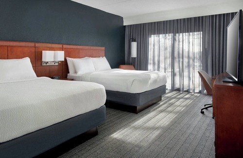 Calverton Hotel | Courtyard by Marriott Silver Spring North/White Oak