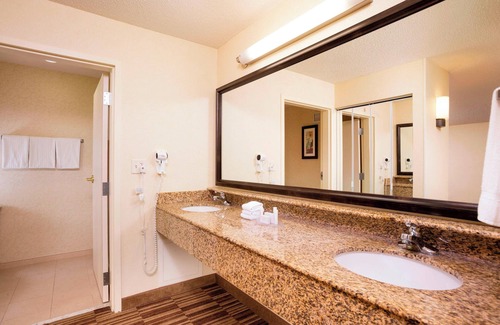 Woburn Hotel | Courtyard by Marriott Woburn/Boston North
