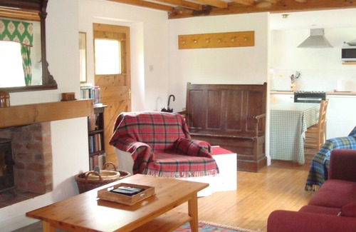 Malpas Cottage | Courtyard Cottage In Beautiful Rural Location(Offers Available)