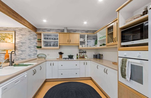 Port Adelaide House | Courtyard Home In Historic Pt Adelaide Near Beach