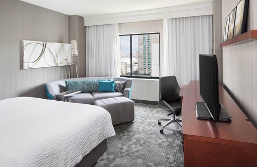 Newport Hotel | Courtyard Jersey City Newport