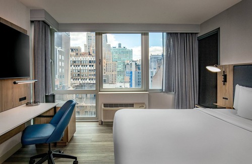 Garment District Hotel | Courtyard New York Manhattan/Times Square West