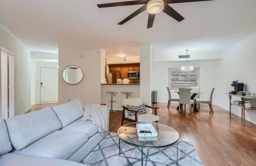 Downtown West Palm Beach Condo | Courtyard Oasis - Drift into Downtown Comfort with Pool Access