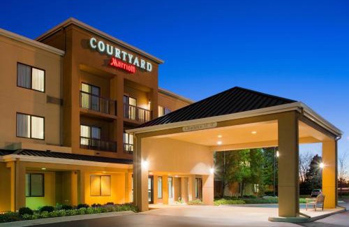 Rossford Hotel | Courtyard Toledo Rossford/Perrysburg
