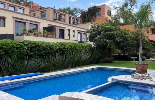 Zona Centro Apartment | Cousy Condo in the historic center of San Miguel de Allende, incredible view, pool, BBQ, 3 blocks from the main parish
