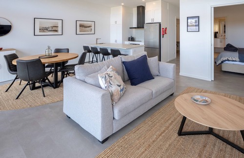 Penneshaw Apartment | Cove Landing Marina Apartment03 - The YC Lily May