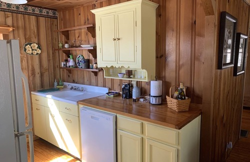 Cuba Cottage | Cowan Lake Hideaway