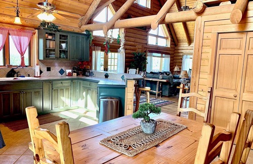 Gulnare Cabin | Cowboy Cabin in the Mountains - Quiet Getaway
