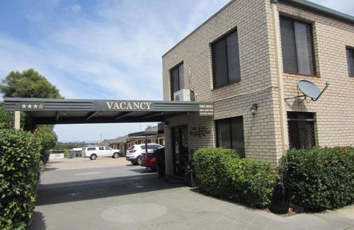 Cowra Hotel | Cowra Crest Motel