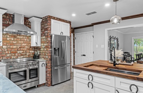 Fort Worth House | Cowtown Casa: A Place to Hang Your Hat