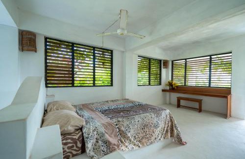 Orange Bay Apartment | Coyaba 1 Bedroom Unit - Embrace Tranquility in the Hanover Countryside