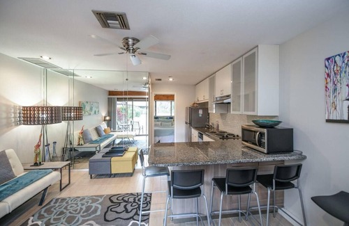 Bunker Oaks Condo | Cozy 1/1 Condo Overlooking the Groves Golf Course Community Pool