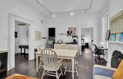 Cobourg Apartment | Cozy 1-Bed Apt | Mins to Downtown & Beach|Parking