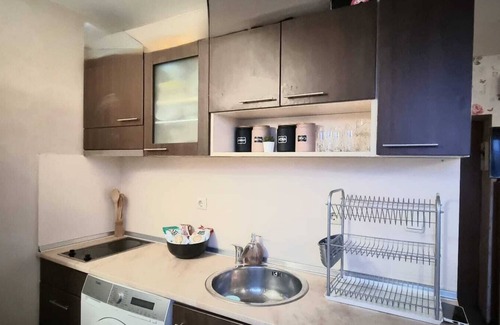 Golden Sands Apartment | Cozy 1 bed with sea view & pool