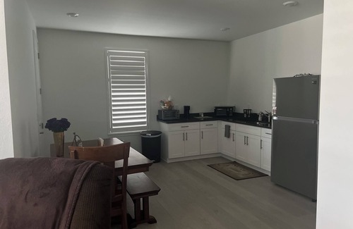 Lakewood House | Cozy 1-bedroom 1-bath Suite, with WiFi in charming Morrison near Red Rocks!
