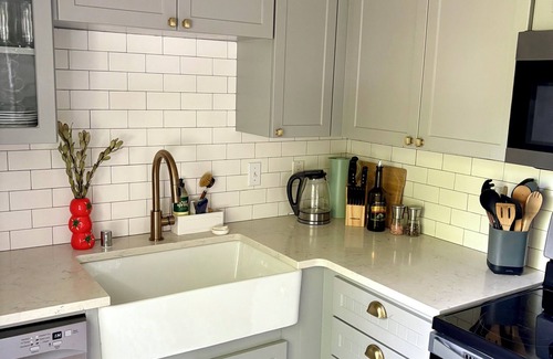 Mercer Island Apartment | Cozy 1-bedroom apartment in charming Mercer Island with WiFi, tennis courts