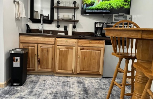 Stockade Historic District Apartment | Cozy 1-bedroom apartment in charming Schenectady just renewed has AC HEAT WIFI