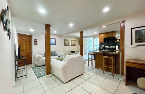 Upper Brookville Apartment | Cozy 1-bedroom apartment with AC, WiFi