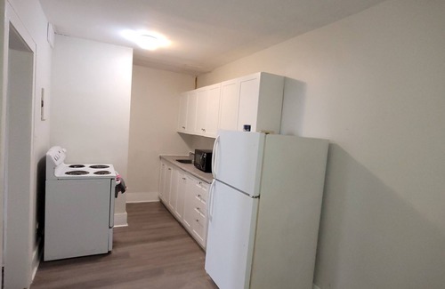 South Central Apartment | Cozy 1 bedroom apartment with Wi-Fi