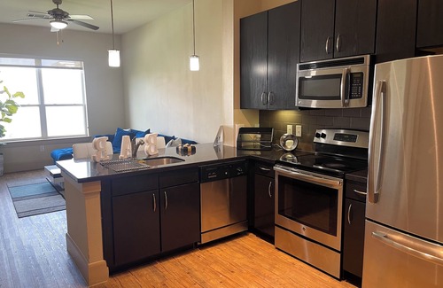 Washington Ave./ Memorial Park Apartment | Cozy 1-Bedroom Apartment in Terrific Midtown Houston near Galleria and Downtown!