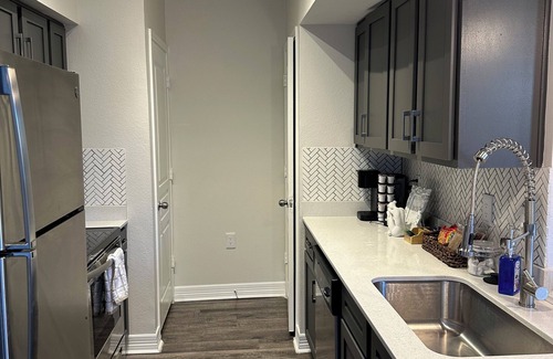 Braeswood Place Apartment | Cozy 1-bedroom apartment with AC, fitness room in charming Houston