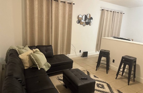 Trenton Apartment | Cozy 1-bedroom apartment in Historic Mill Hill with AC, WiFi