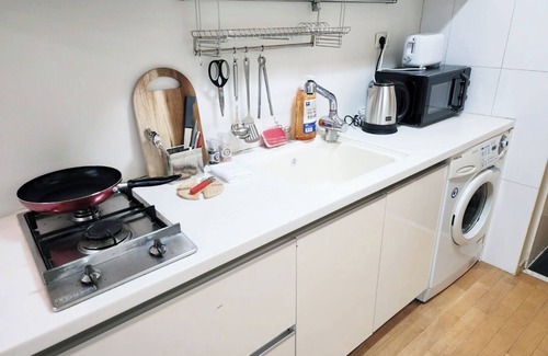 Yeoksam Apartment | "Cozy 1-bedroom apartment in excellent Seoul with WiFi, AC"