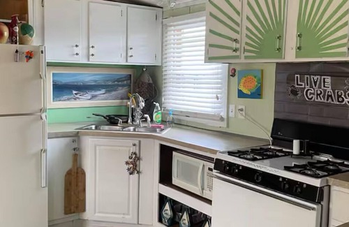 Buxton Apartment | Cozy 1-bedroom apartment in tranquil Buxton, across from sound,with WiFi, AC
