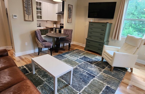 Newark Apartment | Cozy 1-bedroom apartment with WiFi, AC in enjoyable Newark