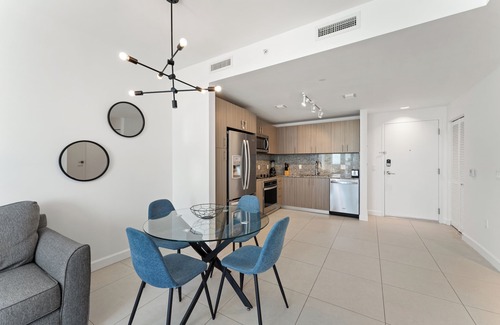Doral Condo | Cozy 1-bedroom condo with WiFi, fitness room in enchanting Downtown Doral