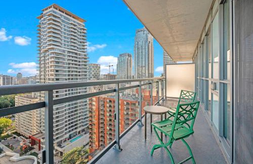 Yonge-Eglinton Apartment | Cozy 1 Bedroom Dunfield Ave