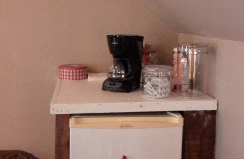 Ledbetter Apartment | Cozy 1-bedroom loft efficiency apartment in tranquil Ledbetter with WiFi, AC
