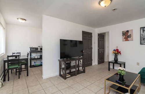 Northridge Apartment | Cozy 1-Bedroom Retreat in Dayton: Perfectly Located Near 3 Top Hospitals!