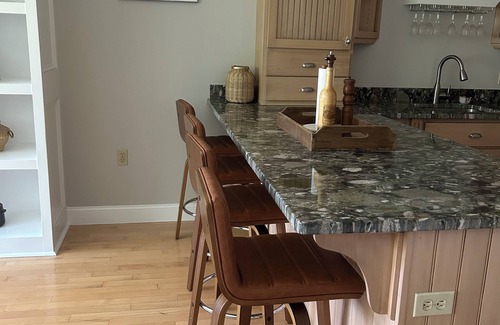 Ellsworth Condo | Cozy 1-bedroom with AC & Lake Access WiFi in Ellsworth Near Acadia Bar Harbor