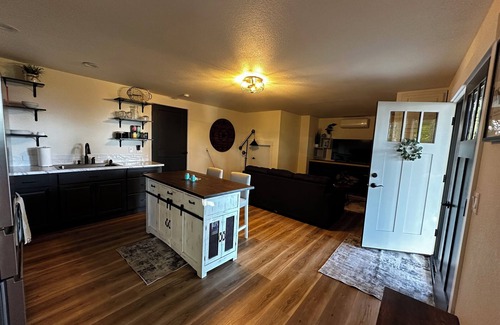 Kelso Apartment | Cozy 1-bedroom with WiFi and AC in charming Kelso