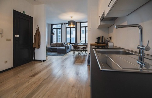 Antwerp Apartment | Cozy 1-BR Antwerp Gem + Free parking
