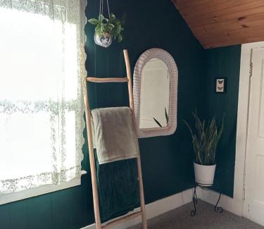 Liverpool Apartment | Cozy 1bd apartment in the heart of Liverpool NY