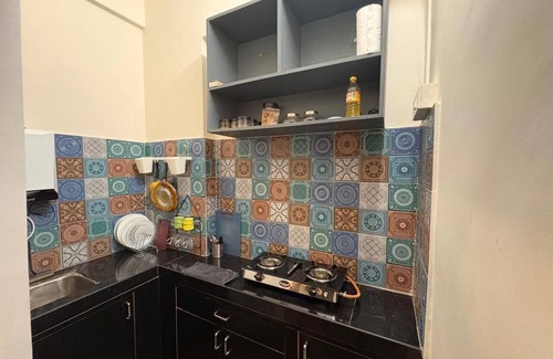 Pali Hill Apartment | Cozy 1BHK apartment at off Linking road, in enchanting Bandra west, Mumbai.
