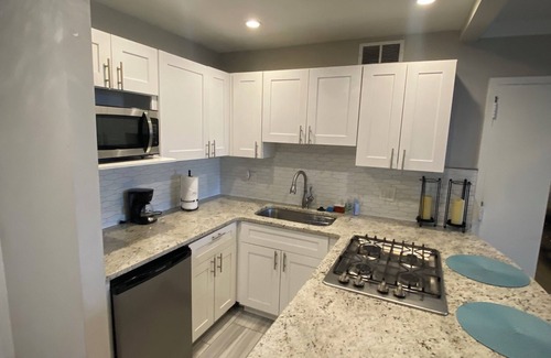 Peachtree Center Condo | Cozy 1BR, 1BA in Midtown - Sleeps 4,Near Attractions & Dining!