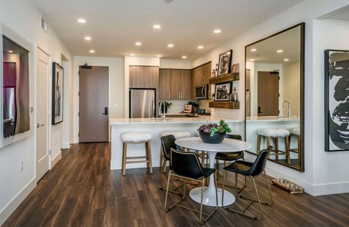 Heritage District Condo | Cozy 1BR Condo at Flats at Cityline: Relax & Enjoy