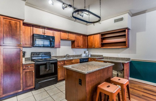McNeil Apartment | Cozy 1BR in Champion City Park 4248