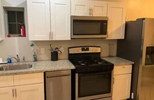 Greenville Apartment | Cozy 1BR Jersey City Apartment