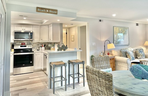 South Beach Condo | COZY 1BR VILLA STEPS TO BEACH & SOUTH BEACH MARINA HILTON HEAD
