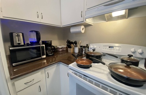 Lafayette Apartment | Cozy 1K & 1Q/1b, 5 minutes walk to downtown