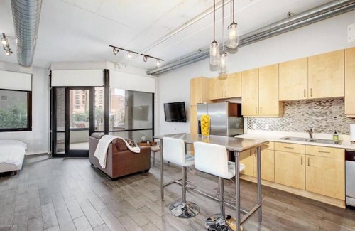Brown and Stetson Business Apartment | Cozy 1st floor loft right in the heart of Old Town Scottsdale! BEST LOCATION!
