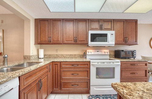 The Meadows Condo | Cozy 2/2 Condo Meadows Wedgewood Lake