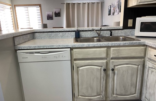 Red Lodge Condo | Cozy 2 bed 2 bath Condo w/Pool, Hot Tub, on Golf Course! Unit #1