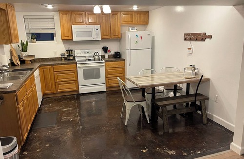 Sterling Apartment | Cozy 2 Bed